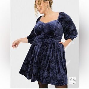 Torrid NEW Embossed Velvet Sweetheart Peplum Dress Sz 2X Blue Floral Outline